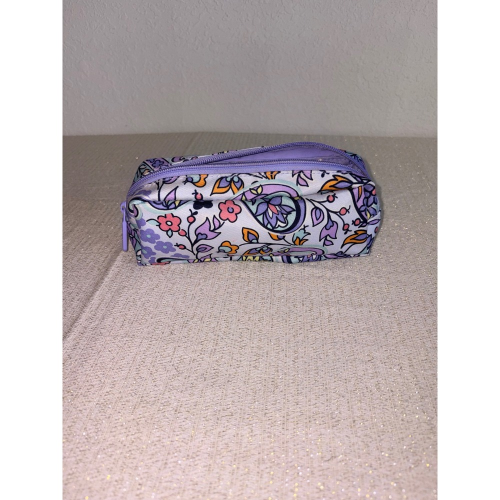 Vera Bradley makeup bag Pouch Purple Floral Paisley Good Zippered Cosmetic Case